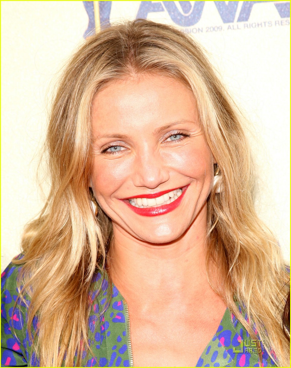 965x1222  HD Обои: Кэмерон Диас грудной долины без названия обоев люди Актрисы HD Art | Обои