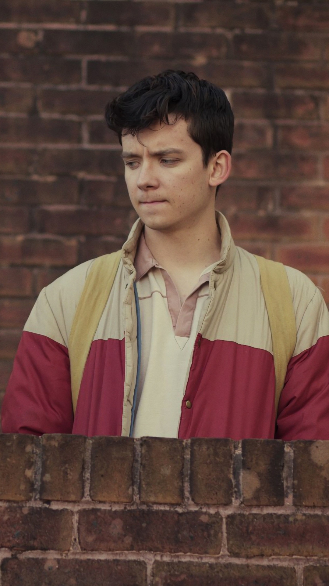 1080x1920  Аса Баттерфилд на «сексуальном воспитании» сезона 3 и разница между ним и Отисом | GQ