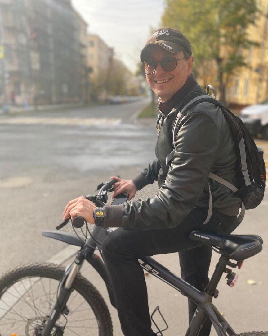 864x1080  Мавис Дракулас Рождественская история Snapchat ｜ Tiktok Search