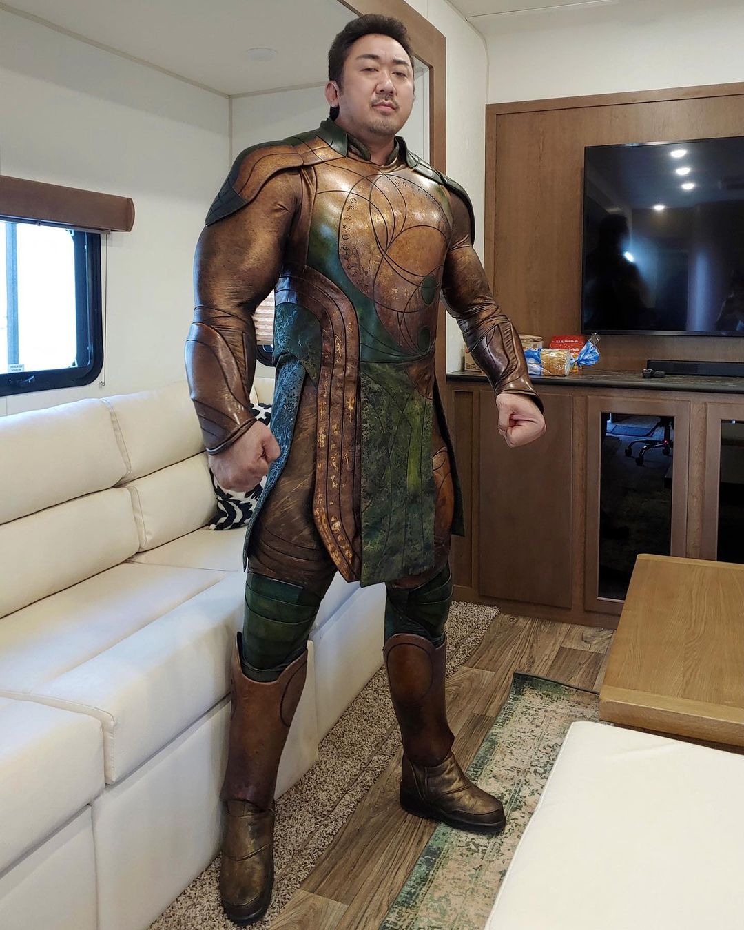 1080x1350  Фильм Ma Dong Seok «The Eternals» достигает 3 миллионов зрителей + актер актер делится в Instagram с коллегой и бывшим участником One Direction Гарри Стайлсом | Kdramastars