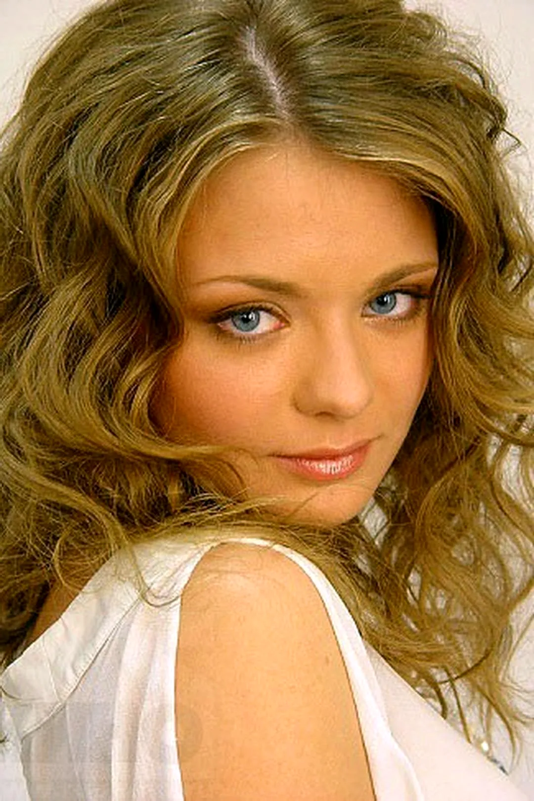 1080x1620  Никогда не думала, что можно так сильно любить»: Разумовская, Сидихина,  Абашова, Голованова и Толстун о жизни молодой мамы | Sobaka.ru