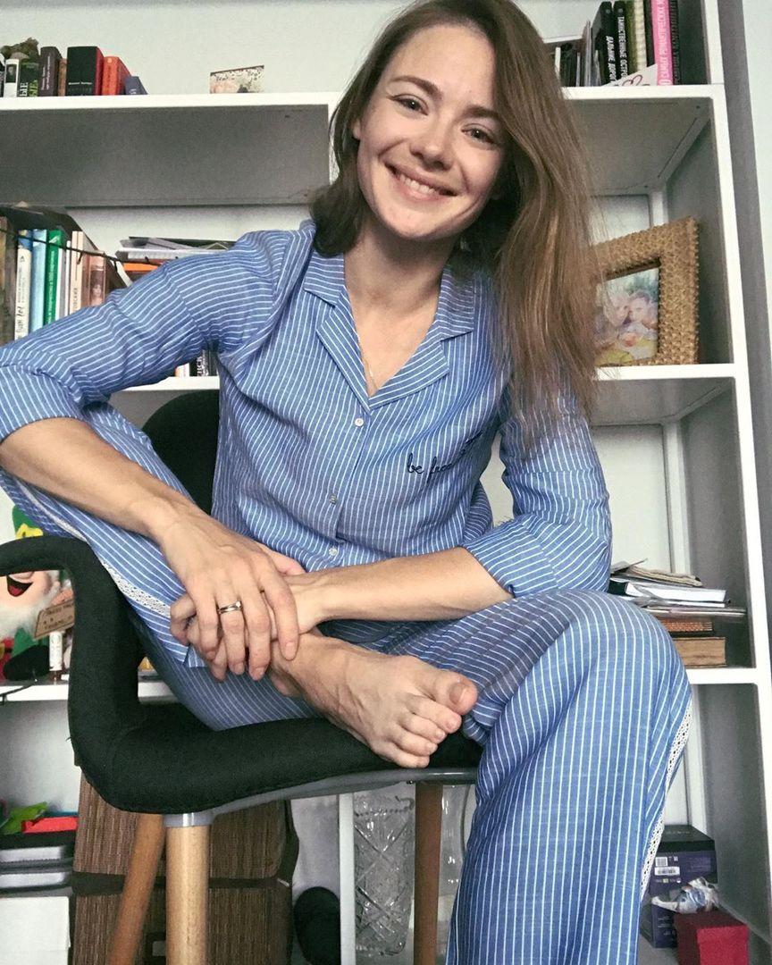 864x1080  Звезда сериала \"Мажор\" Карина Разумовская тайно родила - KP.RU