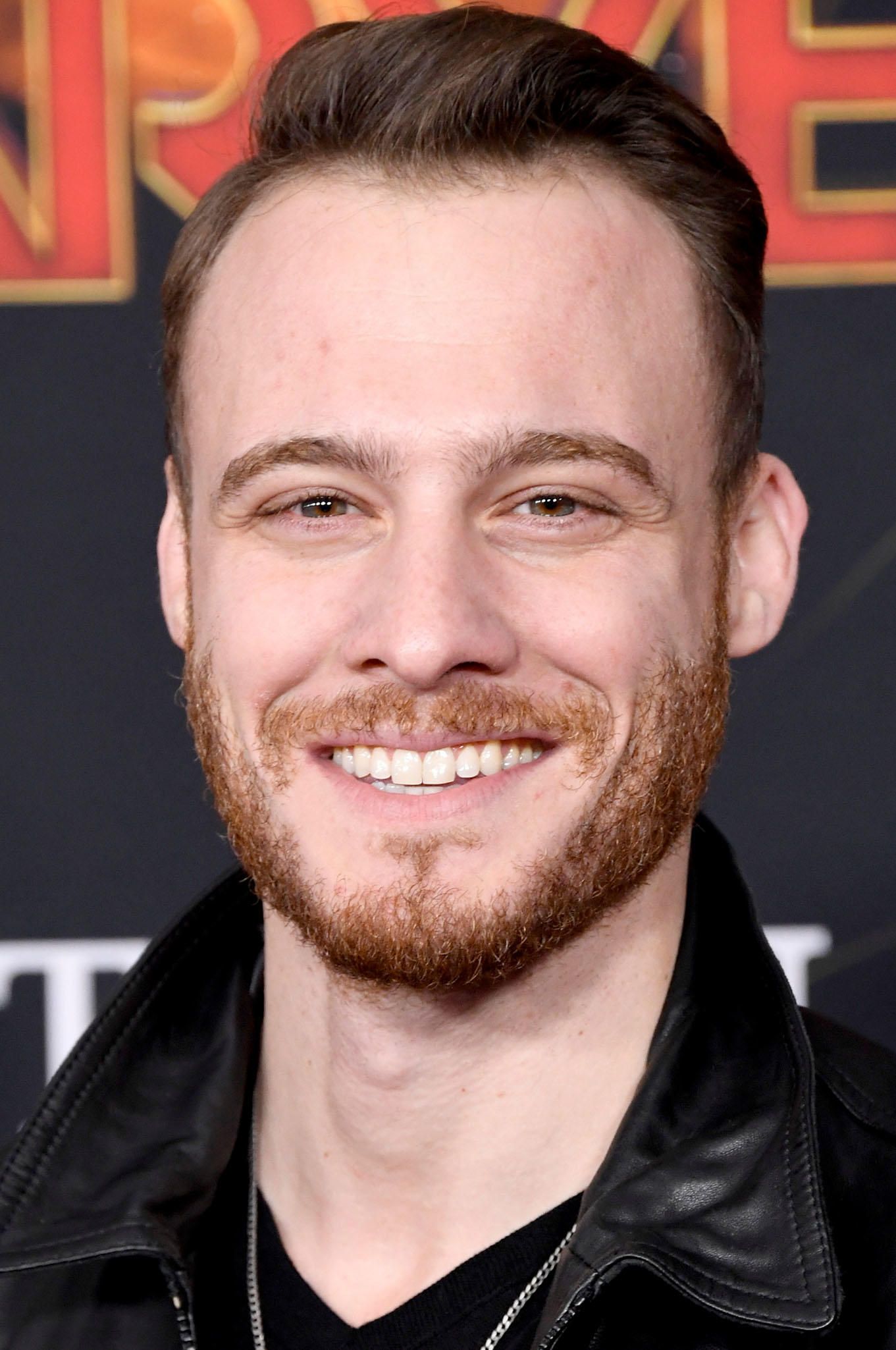 1361x2050  Обои Крема Бюрсина - пещера обоев