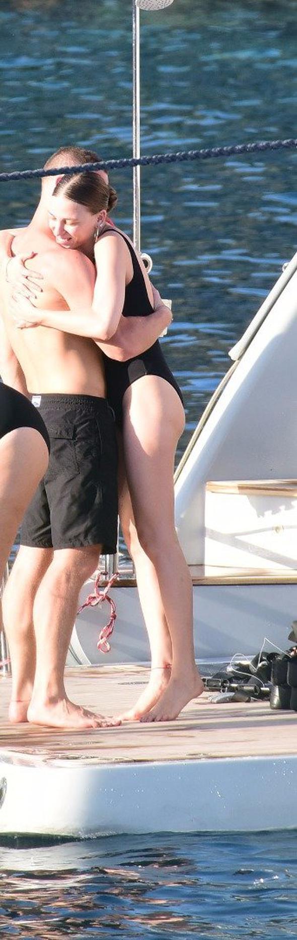 590x1863  Ноги Керема Бюрсина \ U003C \ U003C Wikifeet Men