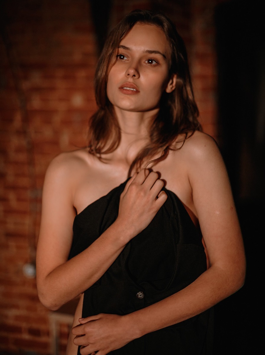 897x1200  Алёна Митрошина в Театре Ленком