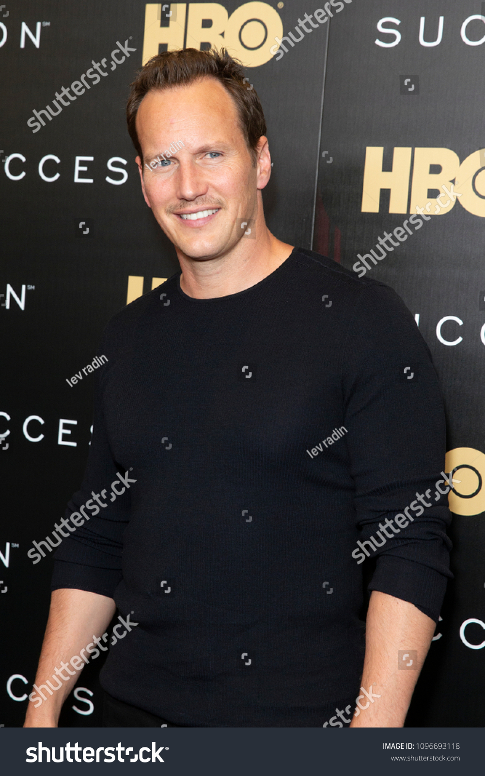 1001x1600  Патрик Уилсон - Патрик Уилсон добавил новую фотографию.