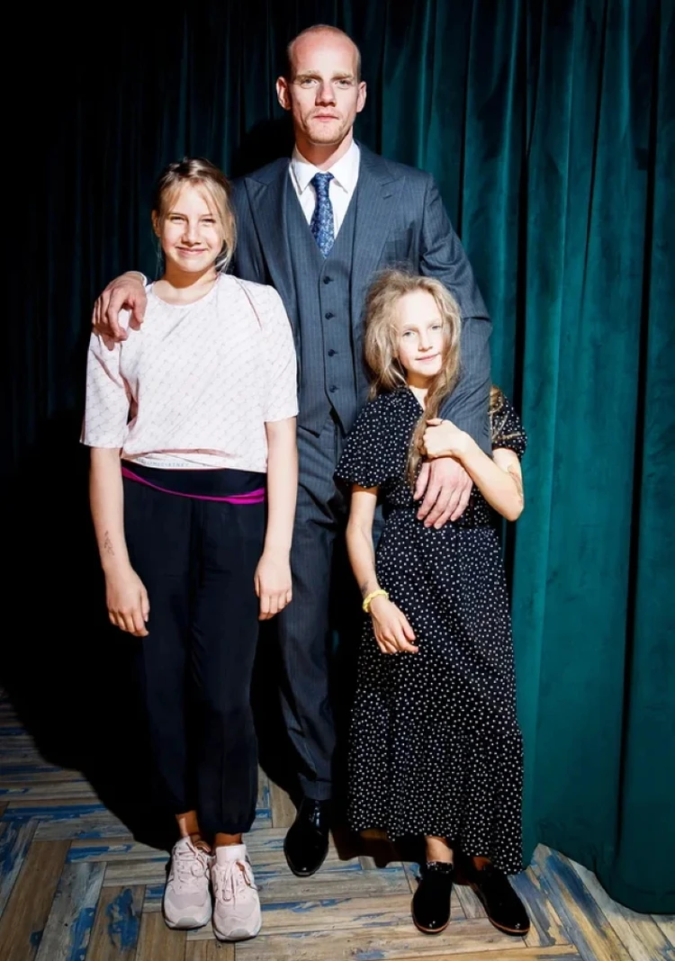 750x1068  Эпизод #1.2 - Воскресенский (1 сезон, 2 серия - S01E02)