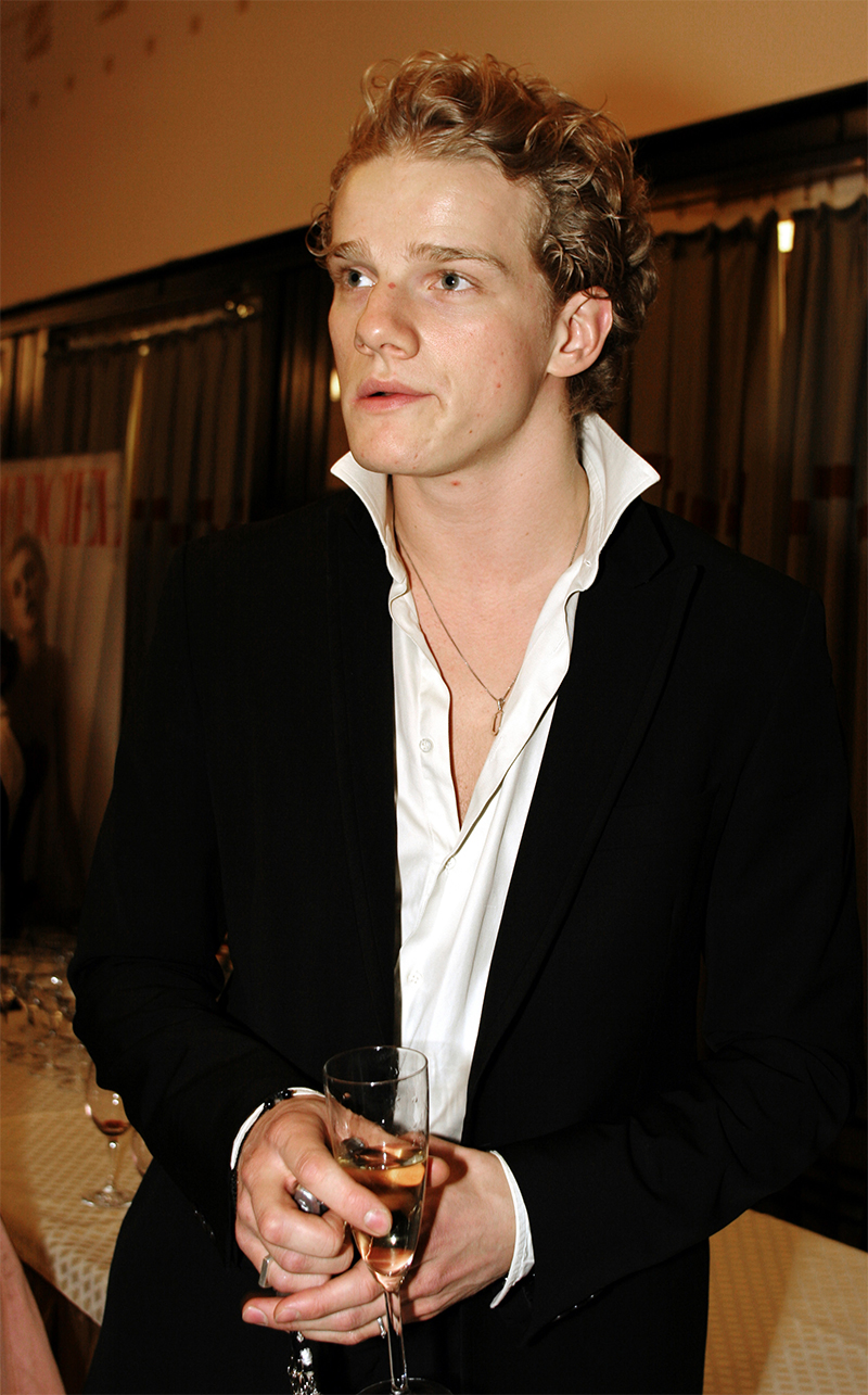 800x1285  Юрий Колокольников: «Предпочитаю хулиганить в рамках закона» | РБК Стиль