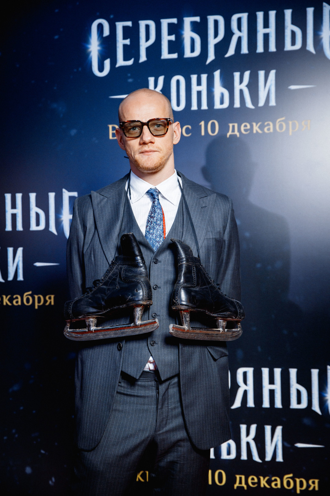 1080x1620  Вечерний Ургант on Twitter: \"Сегодня у нас в гостях актёр Юрий Колокольников,  который расскажет о главной кинопремьере года – фильме «Довод» Кристофера  Нолана, где он исполнил одну из ролей. Картина уже в