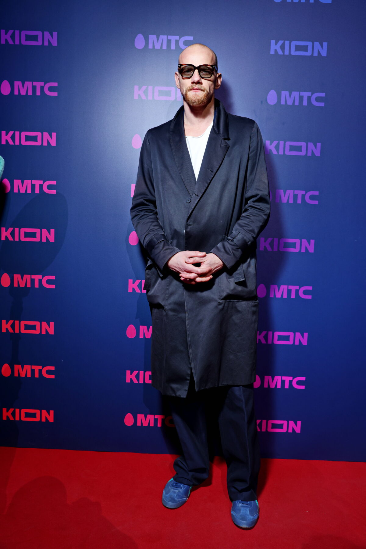 1201x1800  Юрий Колокольников, Анастасия Уколова и Павел Прилучный на премьере фильма  «Молоко» - лайфстайл - 19 сентября 2021 - фотографии - Кино-Театр.Ру