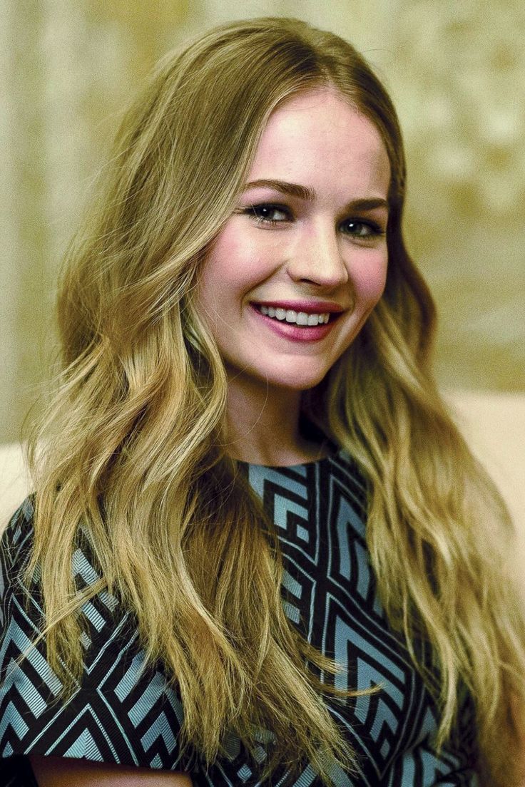 736x1104  Бриттани Робертсон, актриса, американец, HD Телефон Обои | Пикпкс