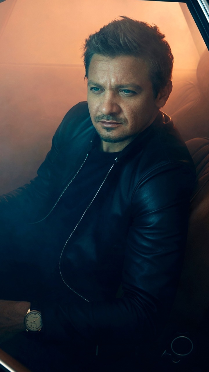 720x1280  Обои Джереми Реннер - пещера обоев