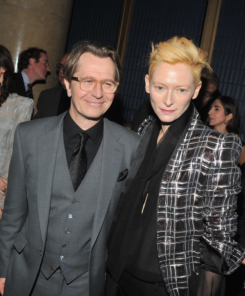 847x1024  Гэри Олдман Фотографии и фотографии | Фанданго