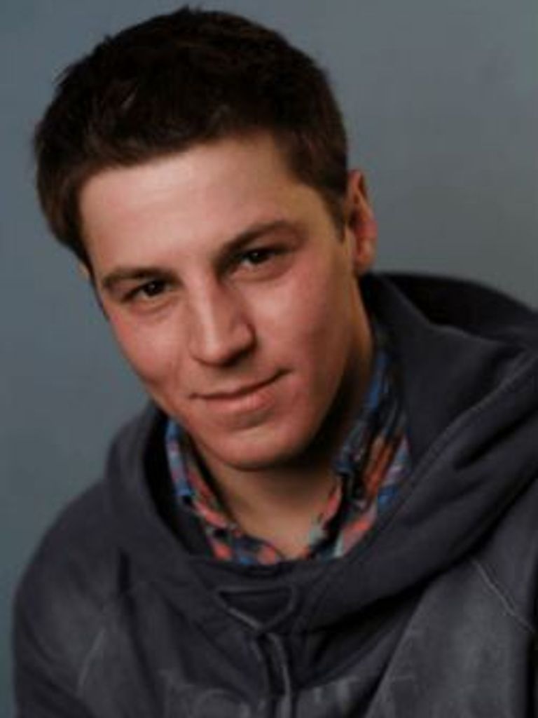 768x1024  Гела Месхи - актёр - фотографии - российские актёры - Кино-Театр.Ру