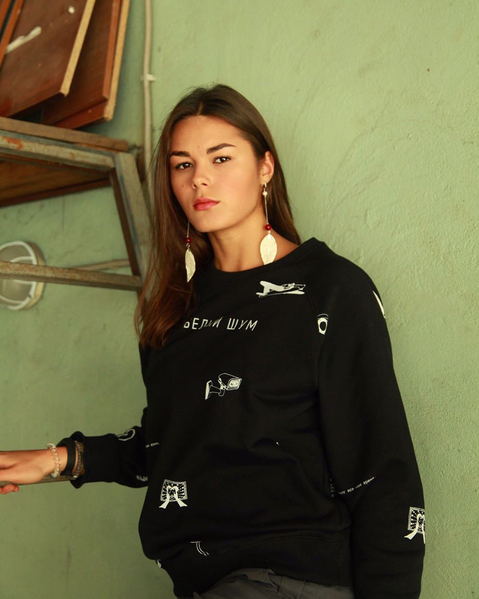 960x1200  К пластике и инъекциям отношусь негативно»: звезда «Последнего героя»  актриса Анфиса Черных — о жизни на проекте, внешности и Ким Кардашьян |  WMJ.ru