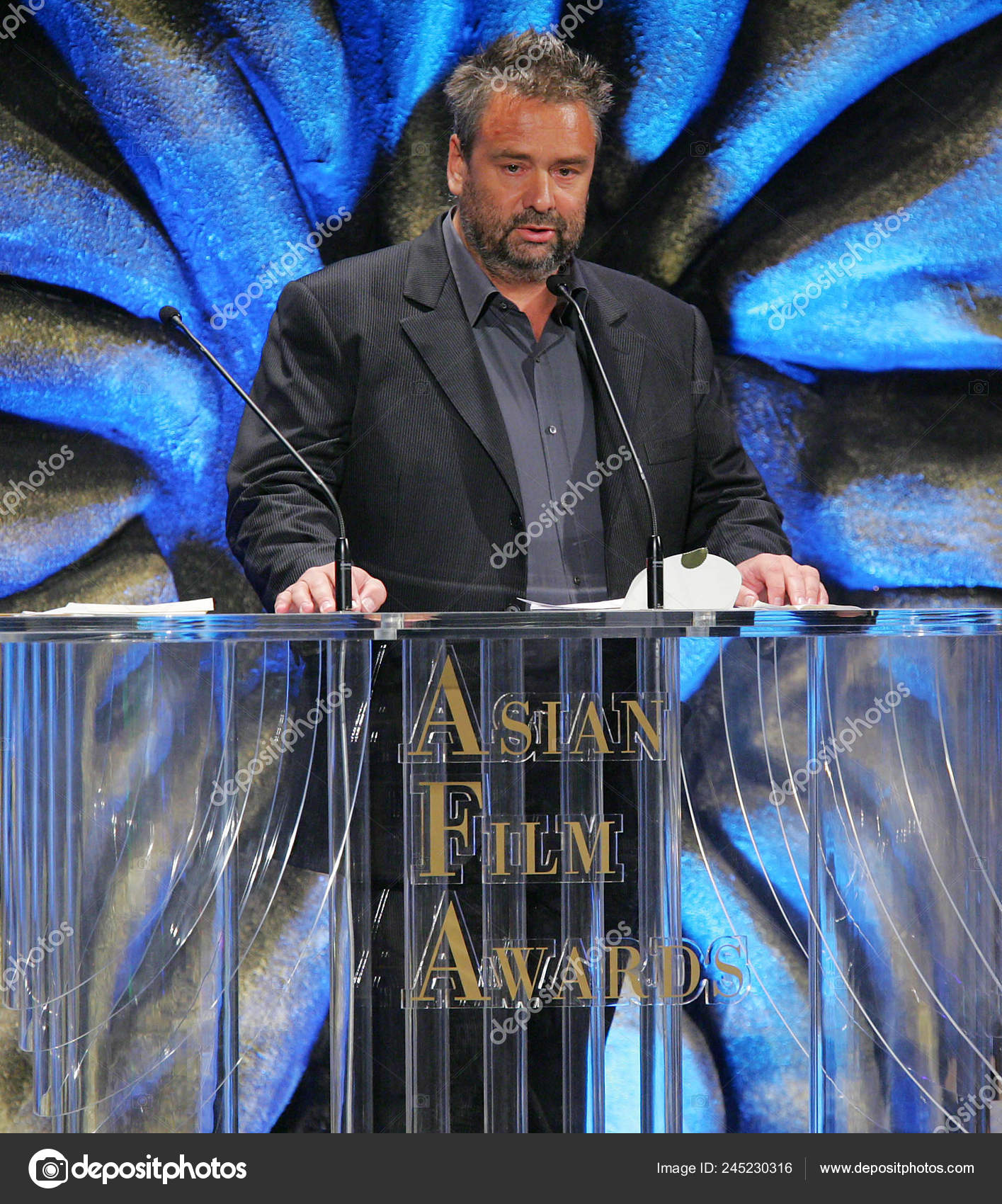 1415x1700  Люк Бессон Стоковые Фотографии, Роялти Лак Бессон Изображения | Депозитфотос