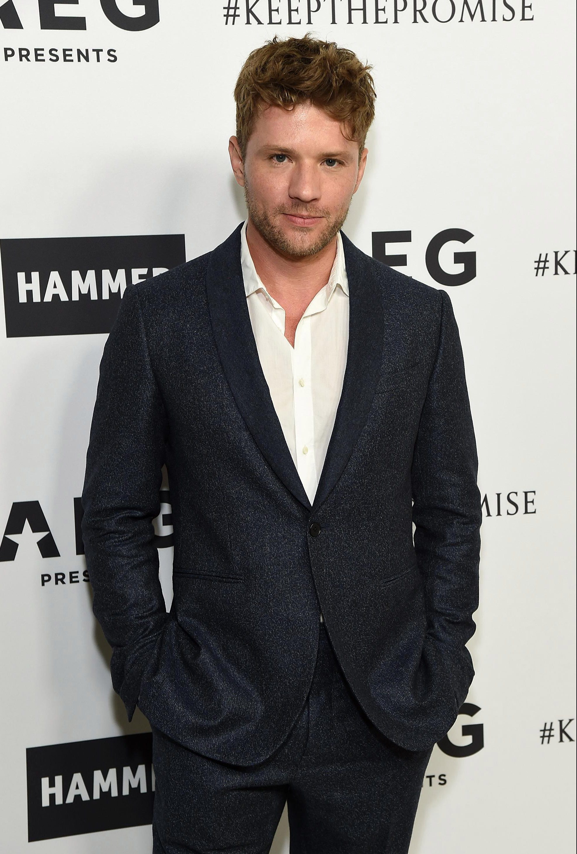 1976x2924  Райан Филлипп - Фотографии Райана Филлиппа - Зимбио