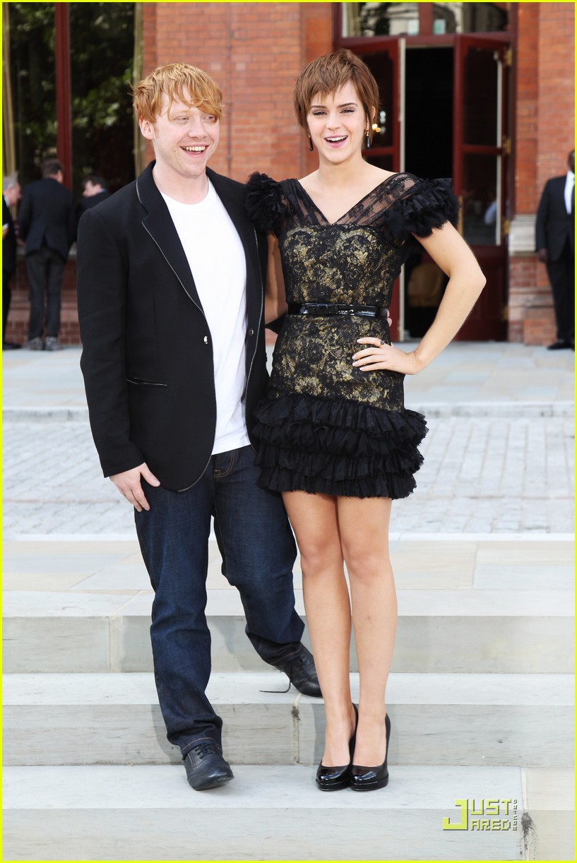 817x1222  51+] Руперт Гринт Обои - обои