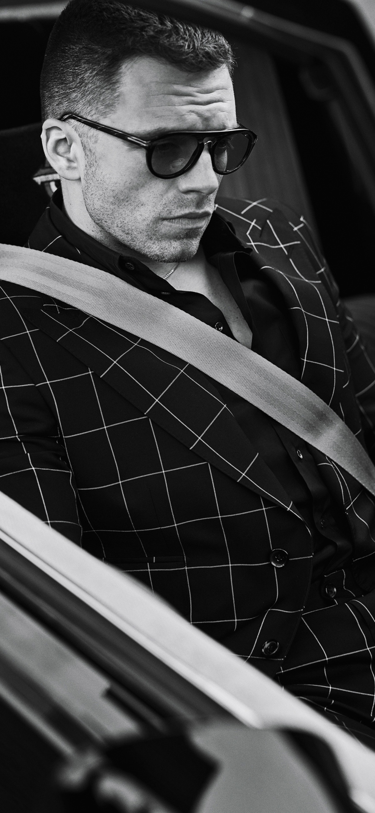 1242x2688  Фотографии Себастьяна Стэна на протяжении многих лет