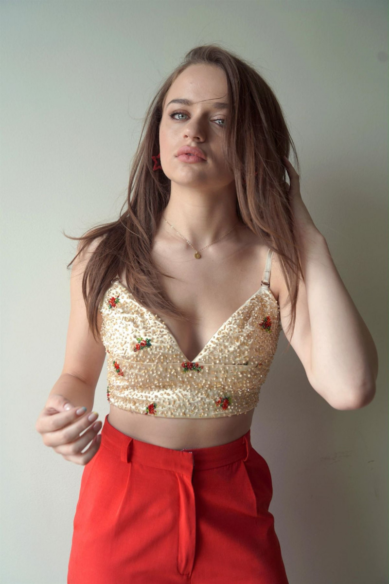 800x1200  30+ Joey King Phone обои