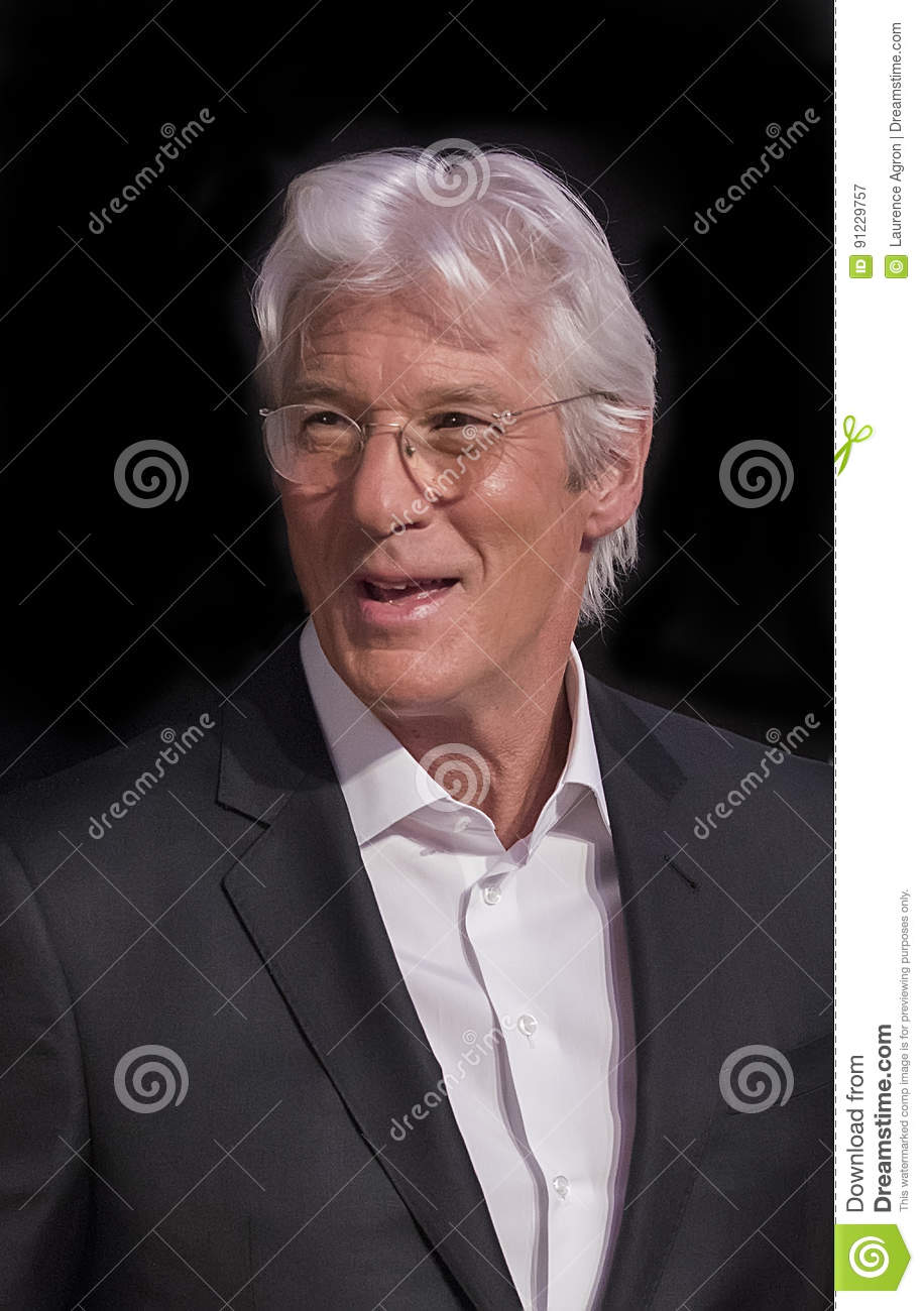 916x1300  Ричард Гер Стоковые Фотографии, Роялти Ричард Гир изображения | Депозитфотос