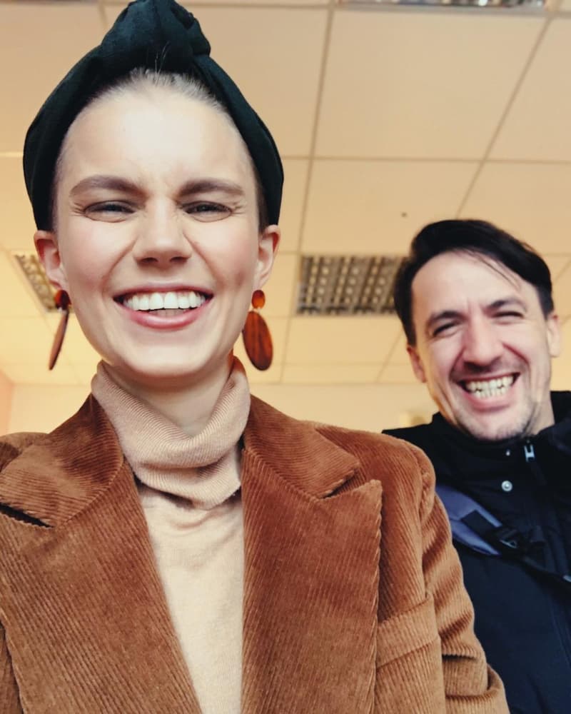 800x1000  Дарья Мельникова on Instagram: “Позабыла повыложить Делали коллабу с  @moystrakh 💘 о страхах в профессии Добавлю: 🔸 На поклонах цветы подарят  только @asmuskristina…”