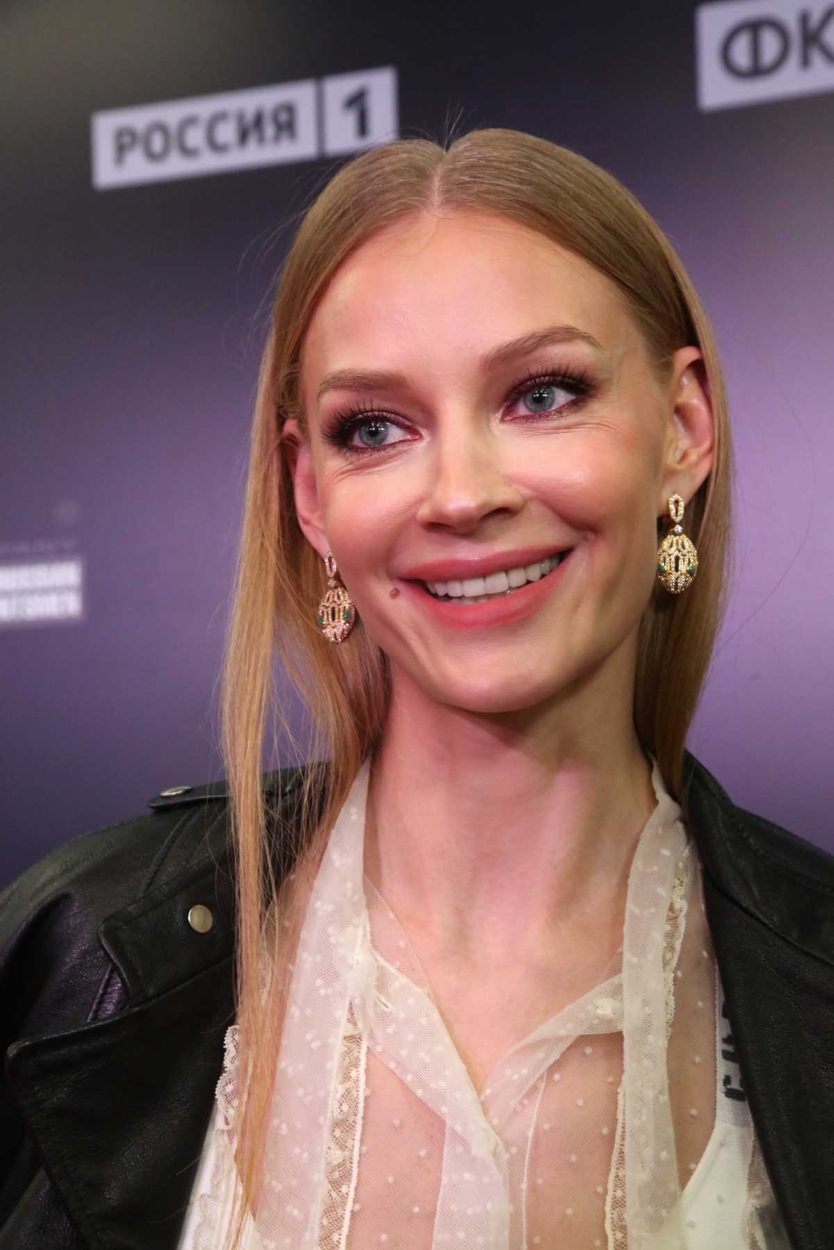 1200x1799  Светлана Ходченкова - фото, фотографии, фотки, обои, фотогалерея - MEN's  LIFE