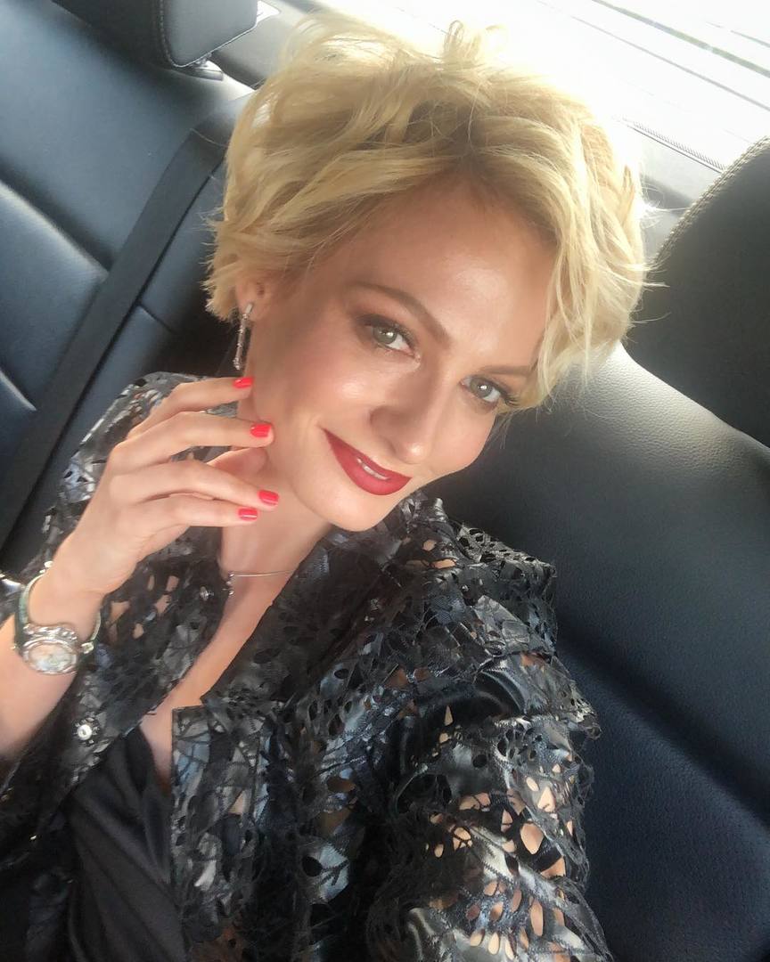 Полина Максимова обои на телефон