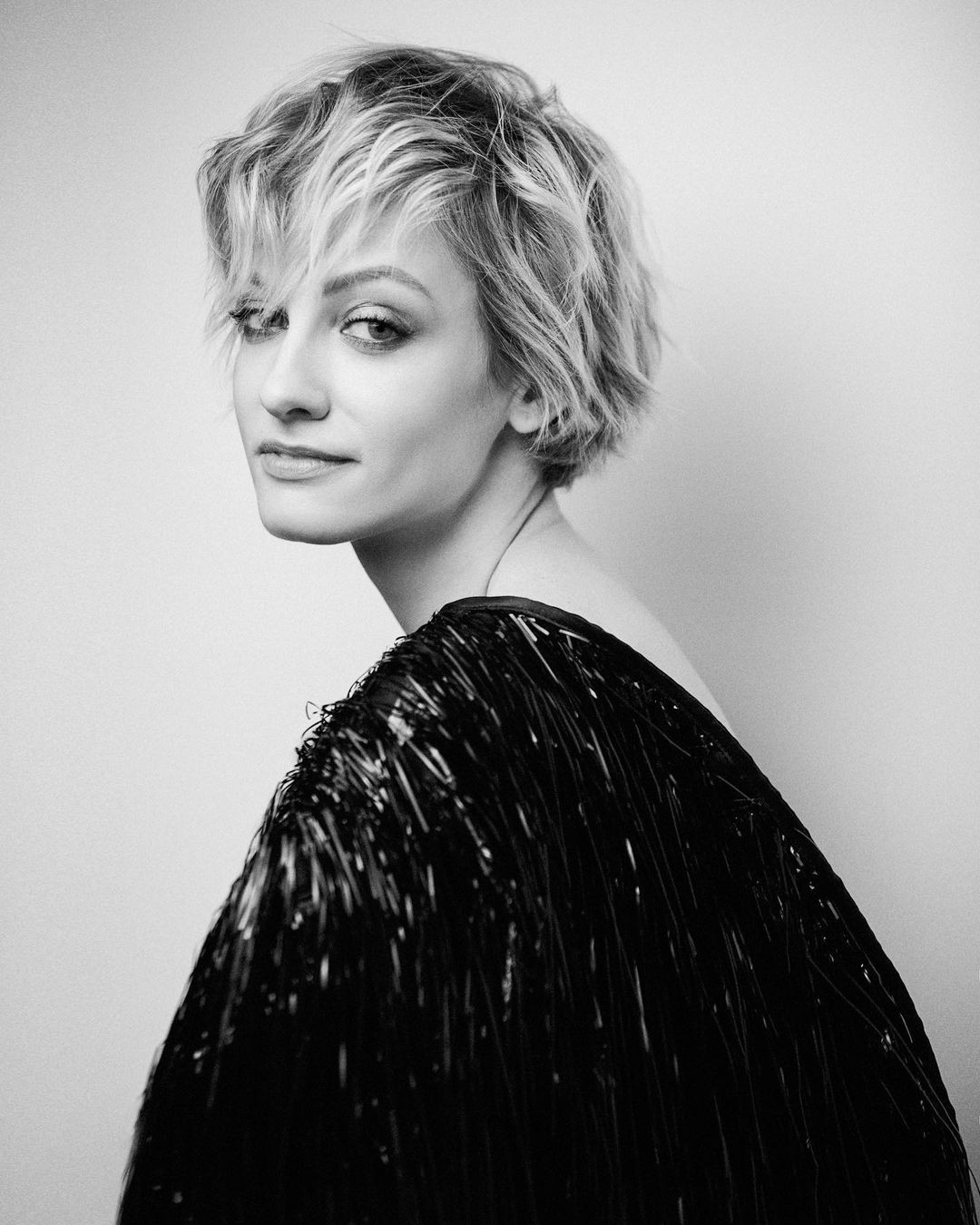 1080x1350  Бег (2020) - актеры и роли - Полина Максимова - российские фильмы и сериалы  - Кино-Театр.Ру