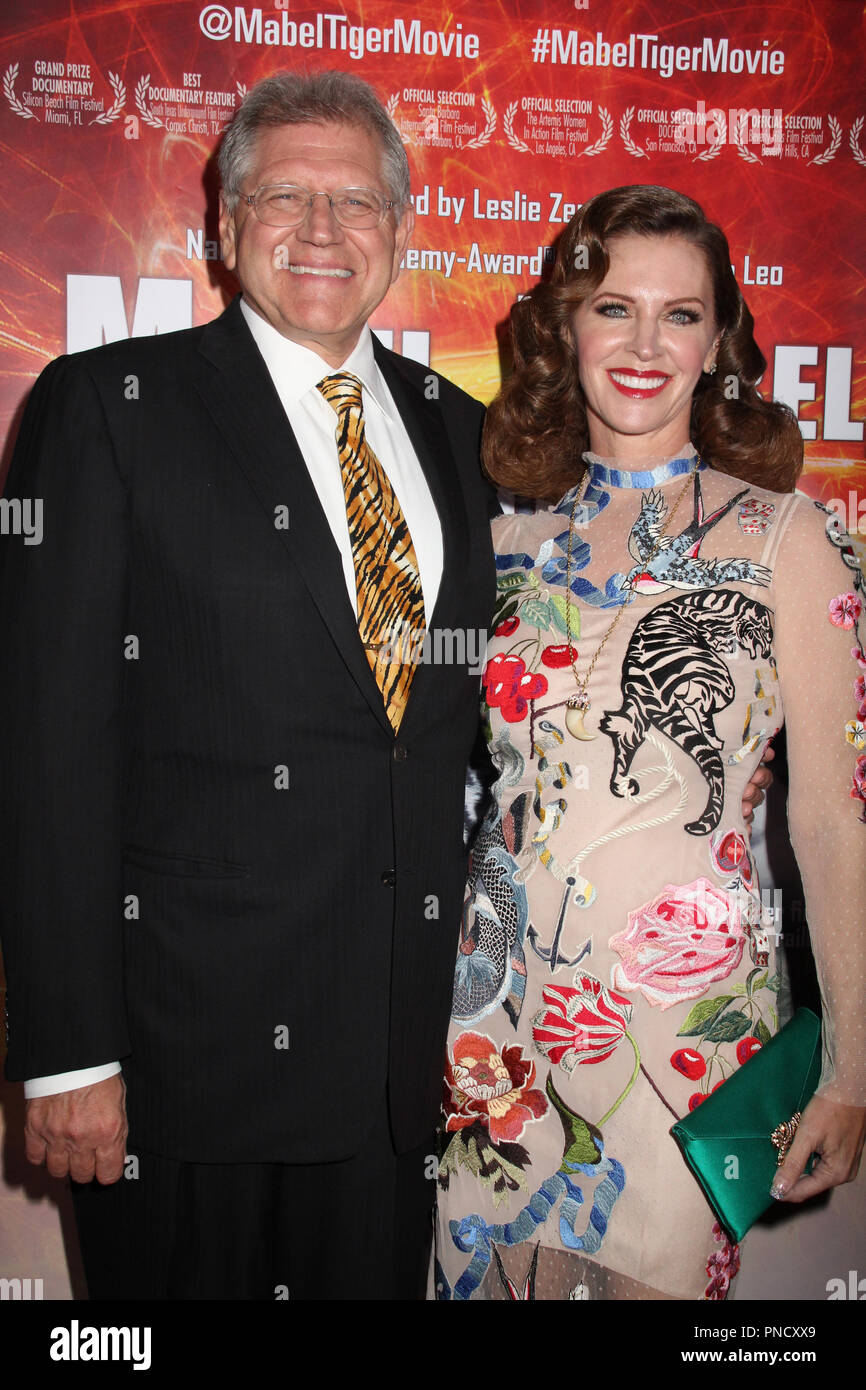 866x1390  Редовера -фотография Роберта Земкиса. Изображение директора - 36735187