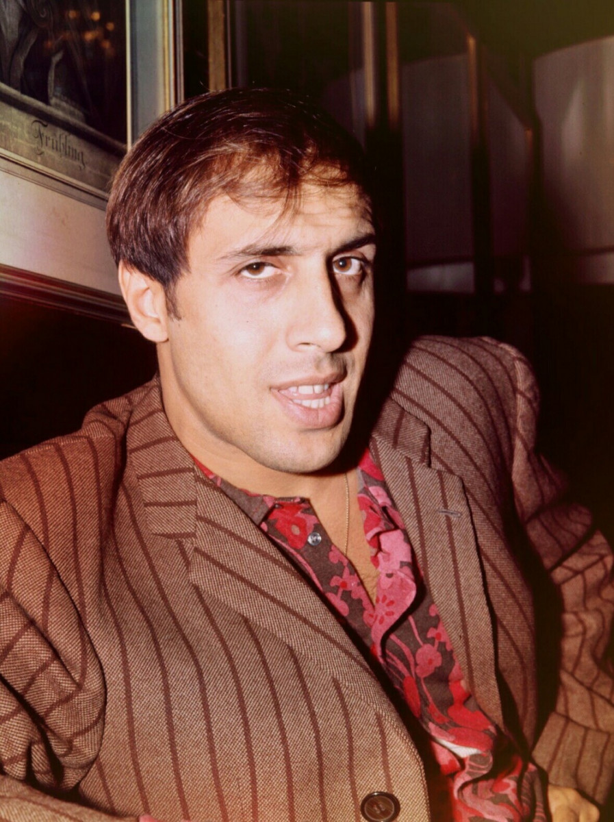 897x1200  Adriano Celentano -fotos und -bildmaterial в Hoher auflösung -Alamy