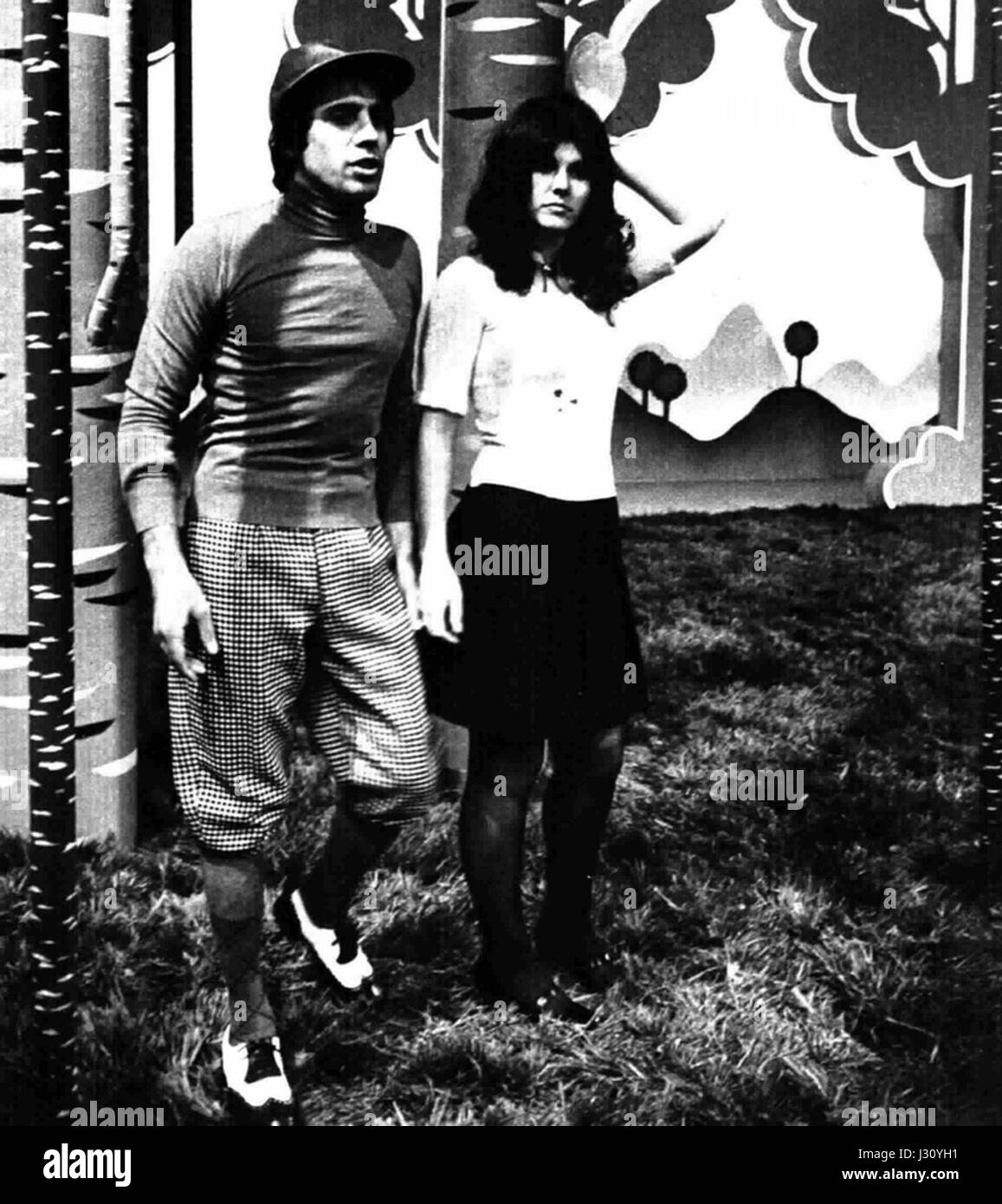 1157x1390  Адриано Селентано, Италиеншер Сангер Унд Шауспилер, в ресторане Einem Italienischen, Deutschland UM 1982