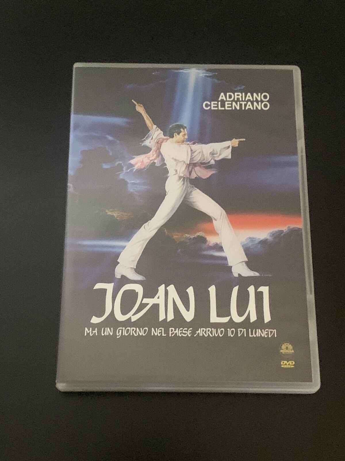 1200x1600  Джоан Луи - MA un Giorno Nel Paese Arrivo io di lunedì (1985) - Imdb