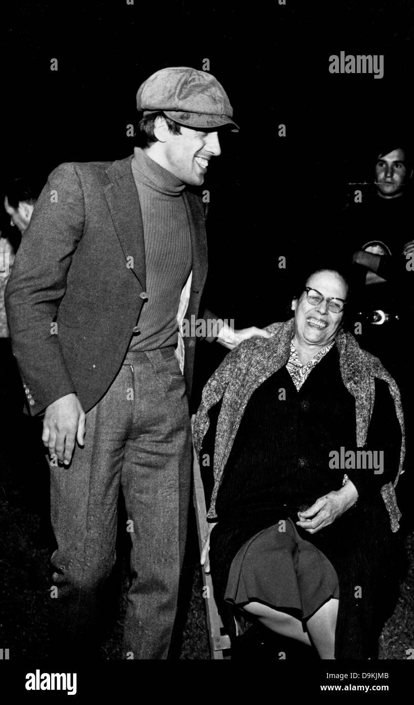 817x1390  Adriano Celentano на обоях на холсте 30 х 24 см.