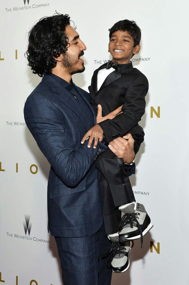 736x1105  Дев Патель - Фотографии Дев Патель - Зимбио