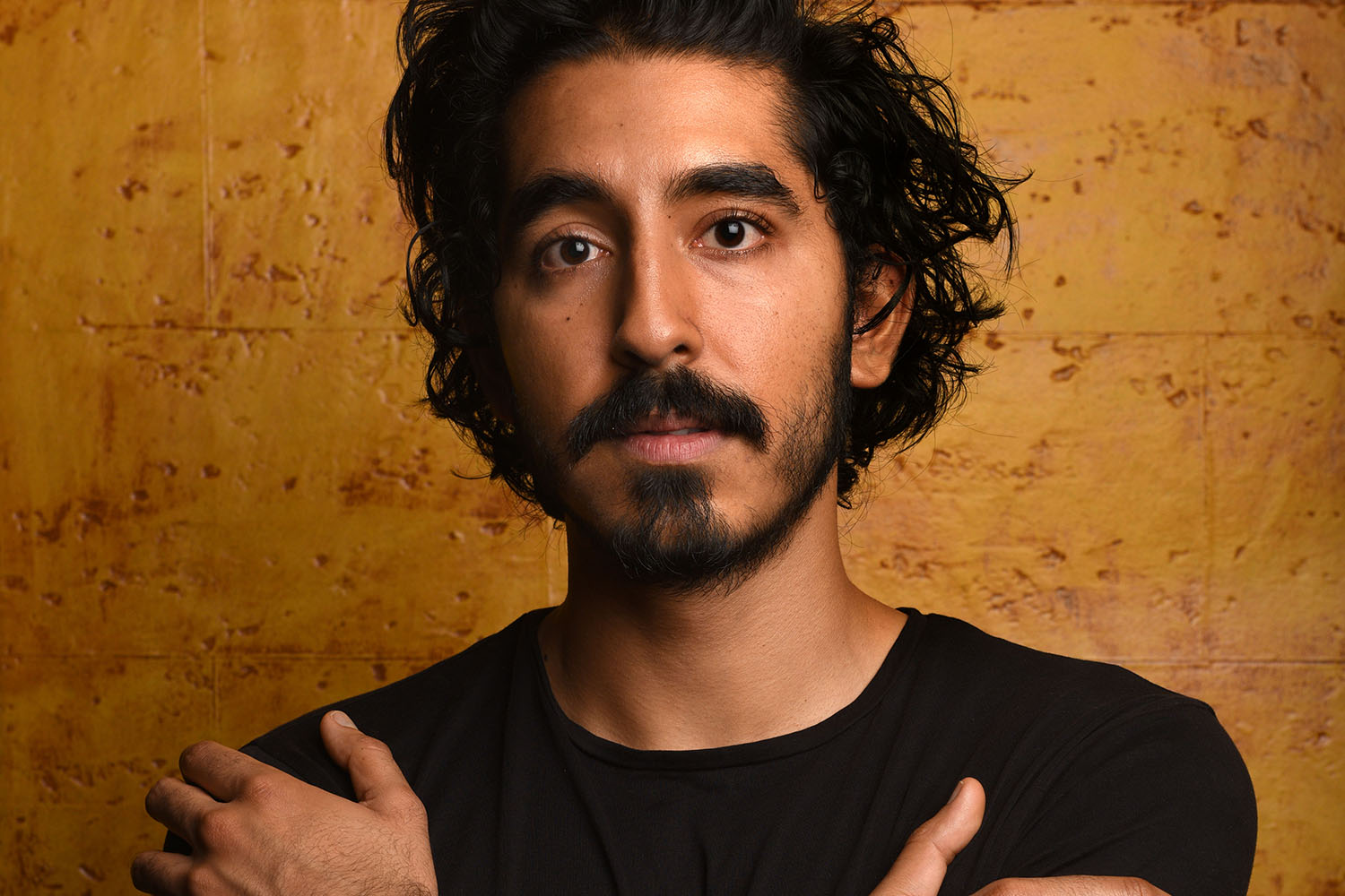 1500x1000  Дев Патель знает, как трудно быть журналистом | GQ India