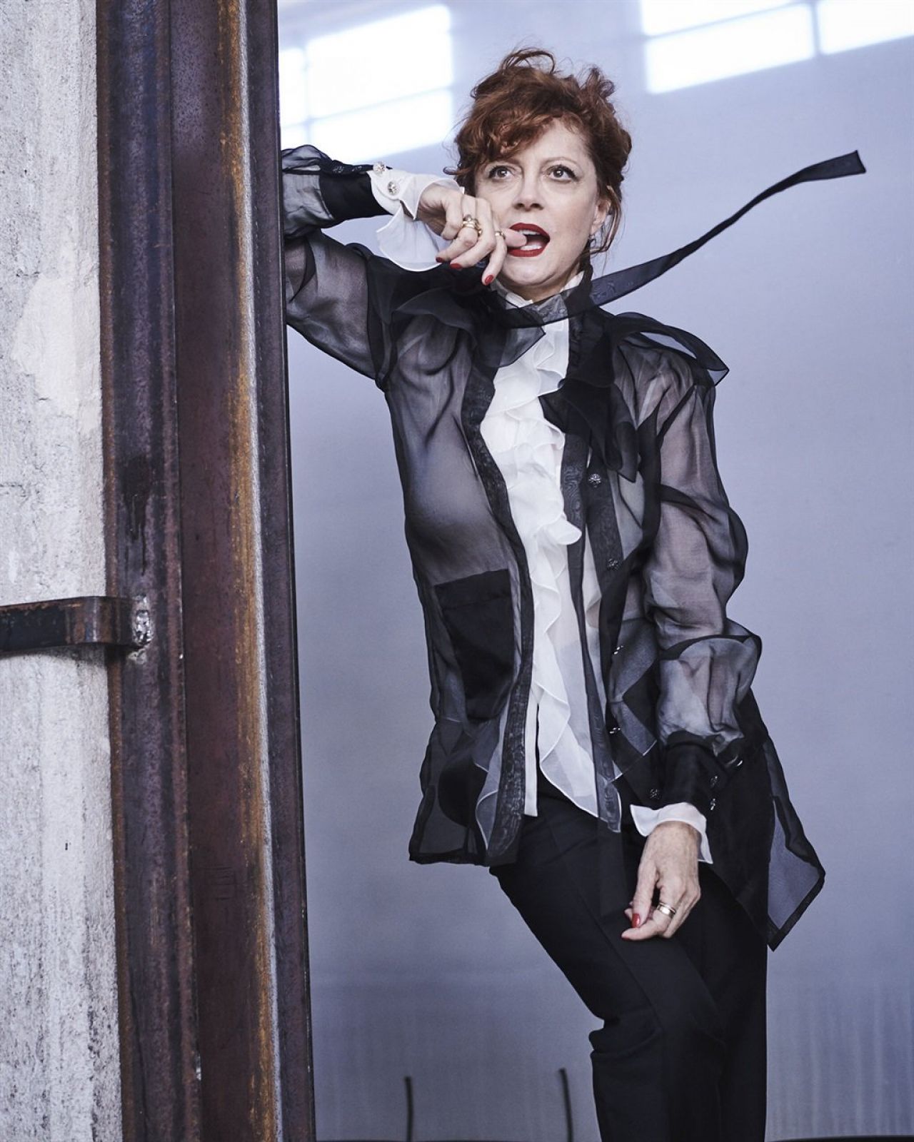 1280x1600  Обои Сьюзен Сарандон - пещера обоев