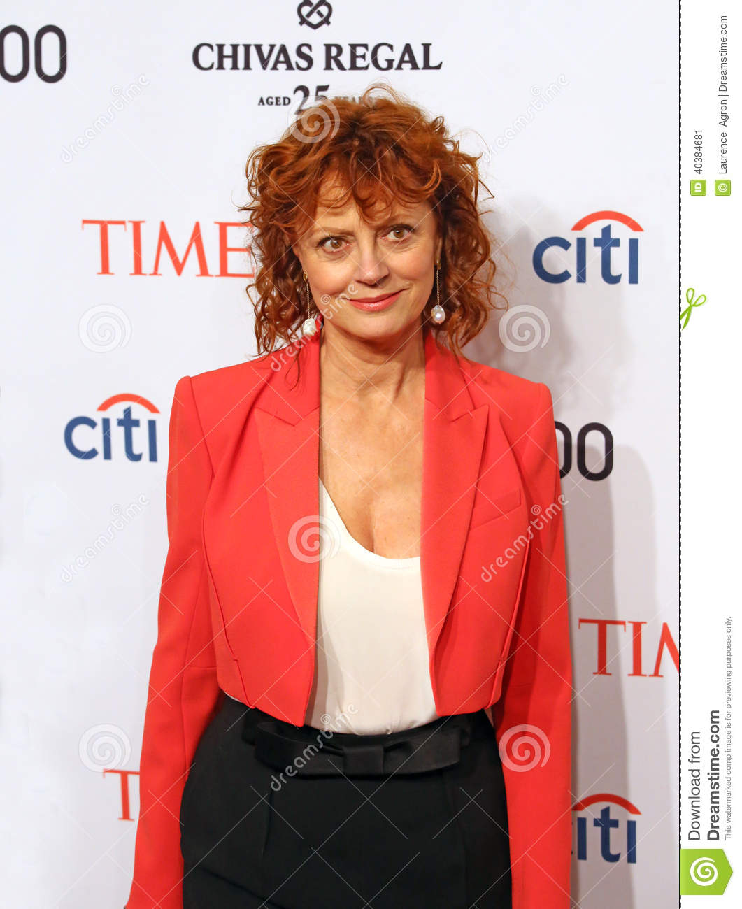 1061x1300  Сьюзен Сарандон, 69 лет, по имени посол L'Oreal Paris Brand Ambassador
