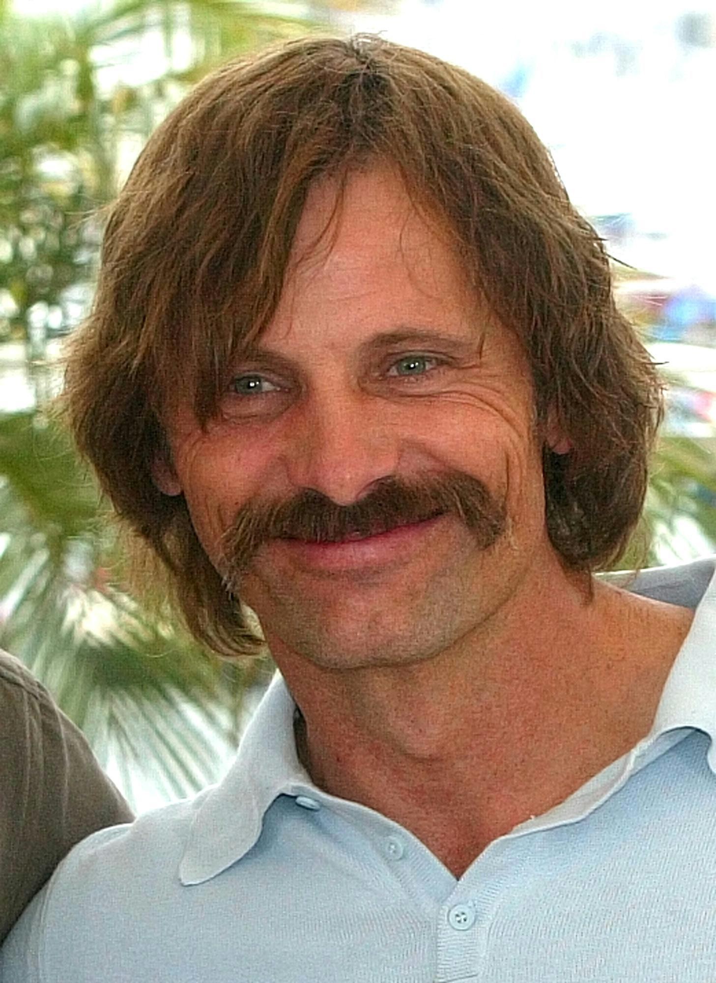1457x2000  Fonds d'Ecran Viggo Mortensen - Maximumwallhd