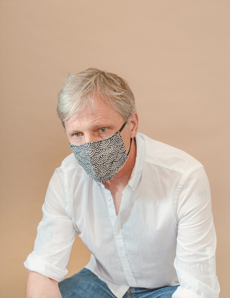 928x1200  Винсент Кассель, Наоми Уоттс и Вигго Мортенсен