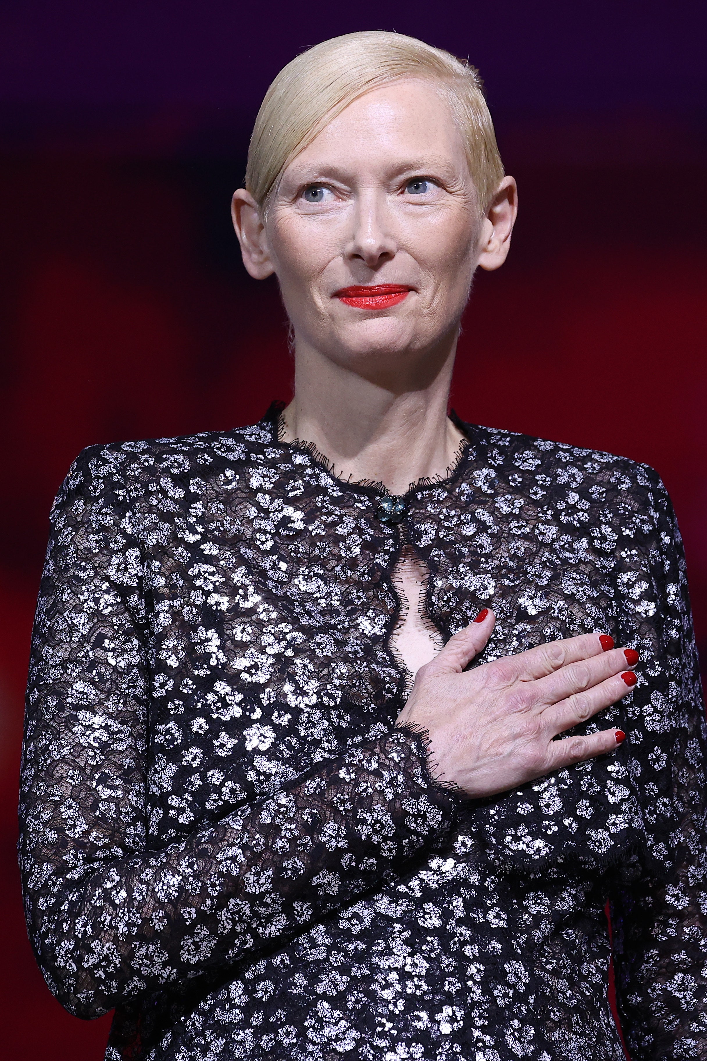 2432x3648  Tilda Swinton Hd Imágenes fondos de Pantalla Por Darin_26 | Imágenes Españoles Imágenes