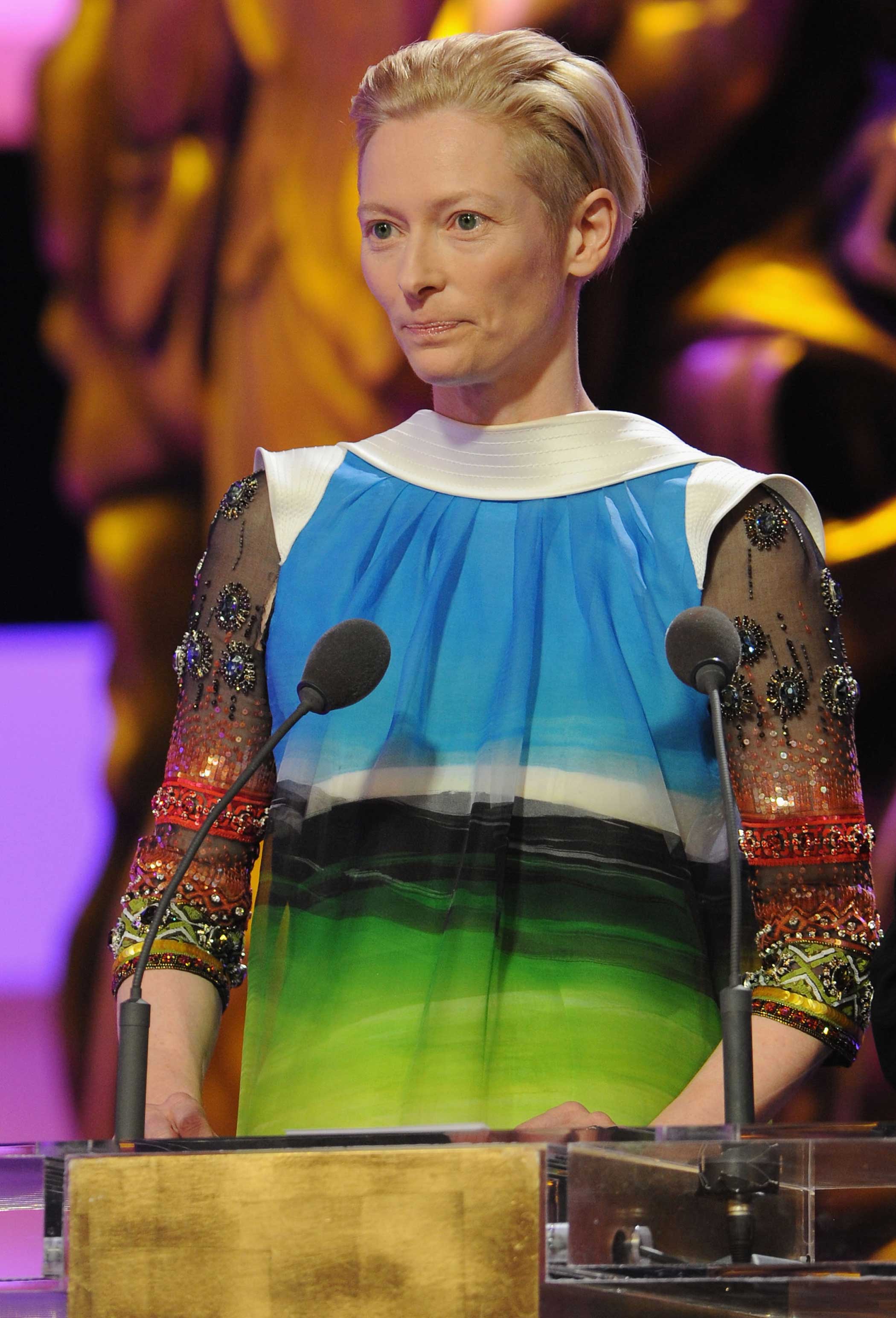 2100x3088  Скачать \ "Тильда Суинтон \" Обои для мобильного телефона, бесплатно \ "Тильда Суинтон \" HD Pictures