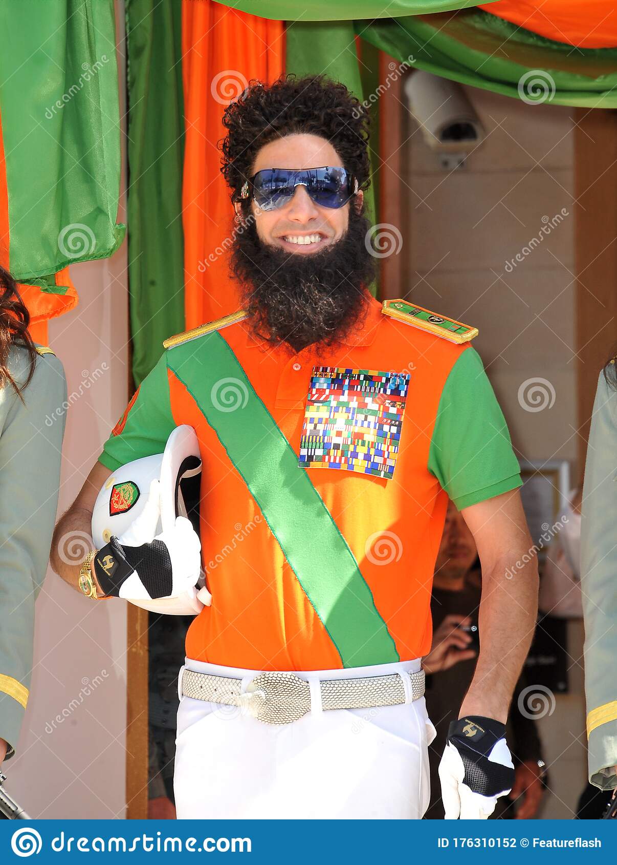 1206x1689  Обои Братья Гримсби, Саша Барон Коэн, Лучшие фильмы 2016 года, фильмы № 9512 - Страница 4