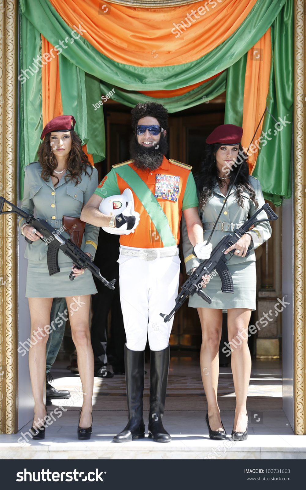 1001x1600  Amazon.com: Grimsby [Blu-ray] [2016]: фильмы \ u0026 ТВ