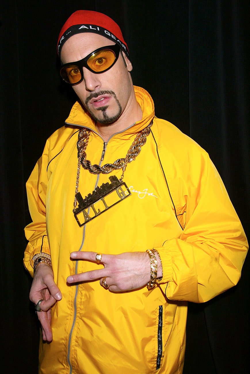 869x1300  Sacha Baron Cohen Photo 10 из 40 фото, обои - фото № 234471 - Theplace2