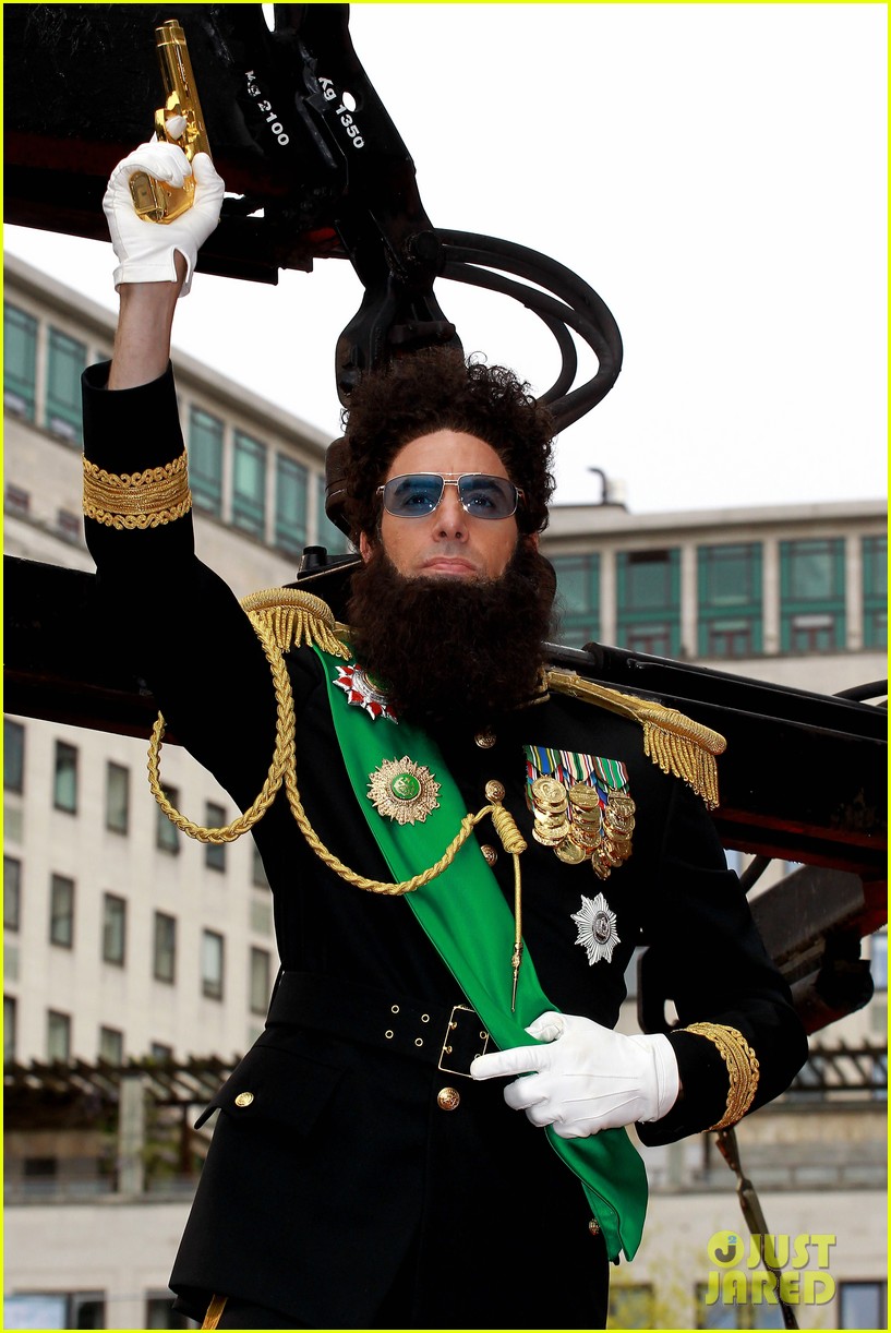 817x1222  Виртуальный тусуется с саша -бароном Коэн | Mayday: Covid-19 благотворительный аукцион | 2020 | Sotheby's