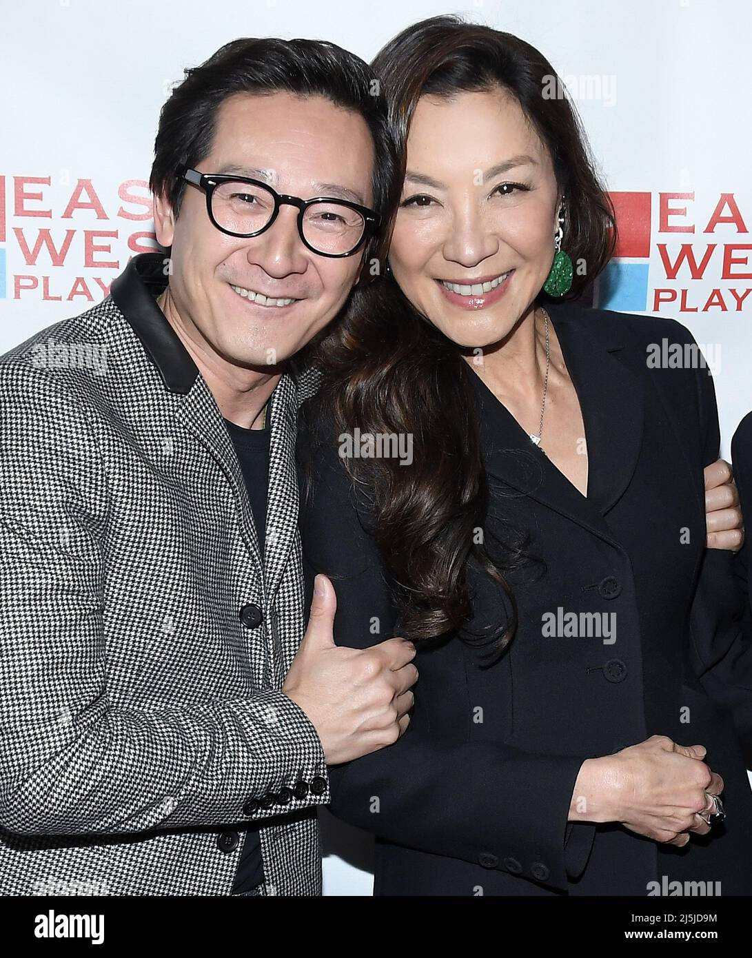 1091x1390  Актеры Ke Huy Quan Hi -Res stock Photography и Images - Alamy