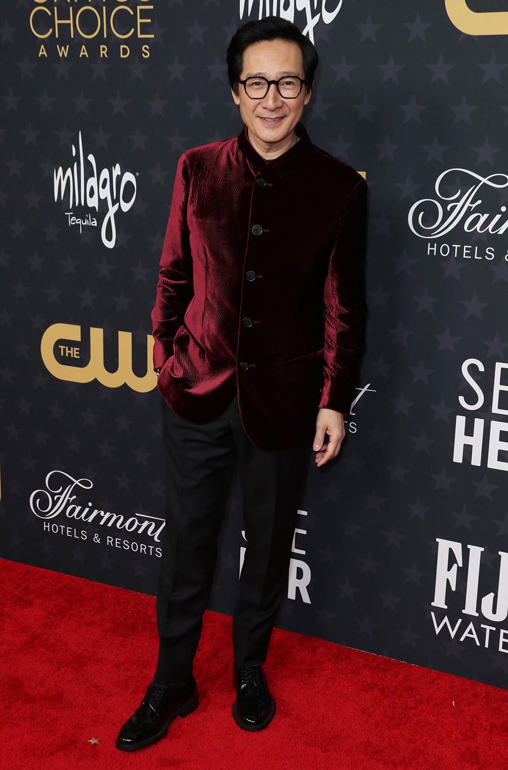 1000x1515  Ke Huy Quan, победитель Golden Globe 2023 для лучшего актера в комедии или мюзикле - Фотографии в фильме