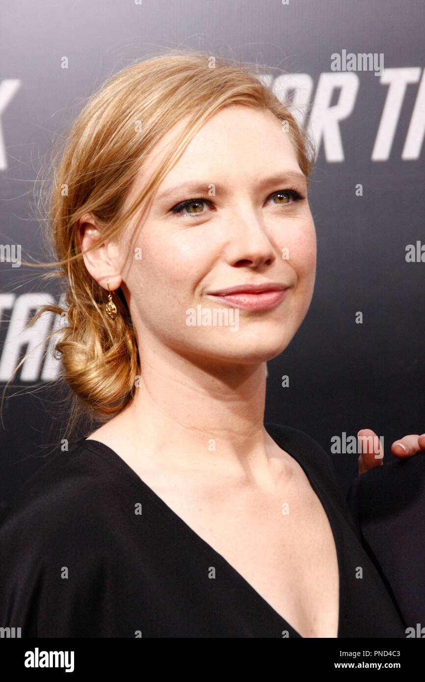 866x1390  Картина Анны Торв