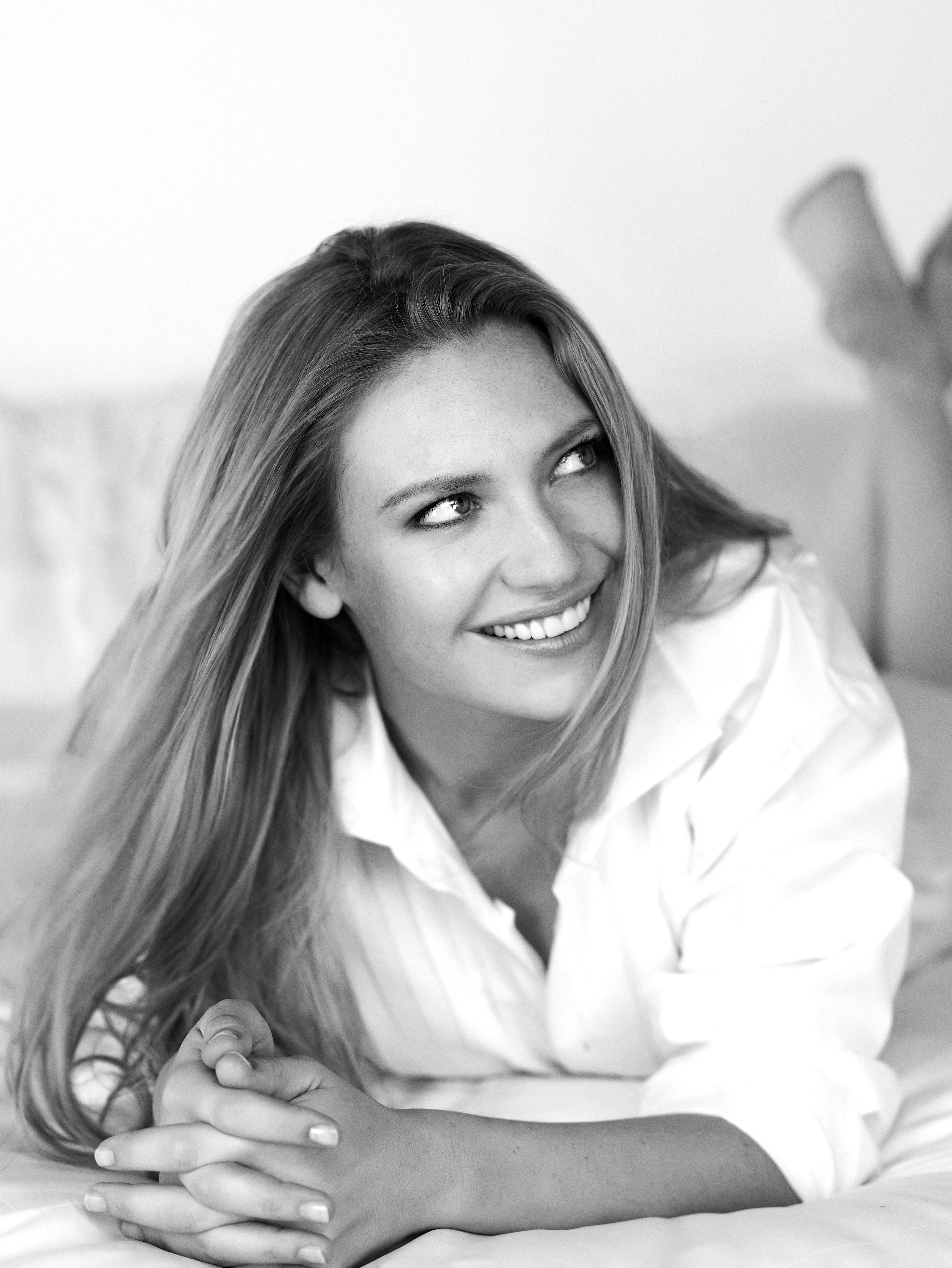 2928x3900  Анна Торв